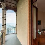 Villa Jolanda, A Garamonds