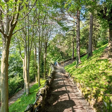 Villa Jolanda, A Garamonds Brunate