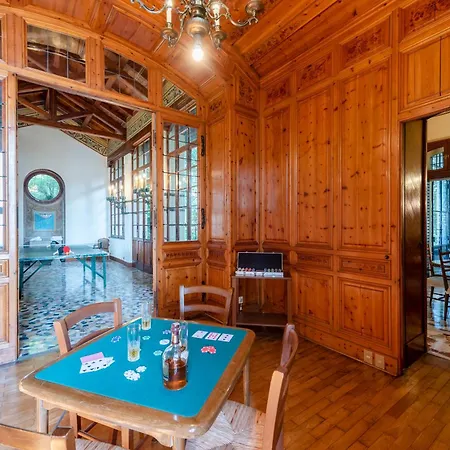 Jolanda, A Garamonds Villa