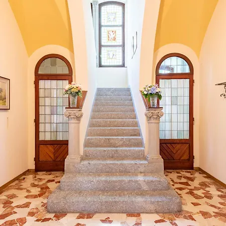 Jolanda, A Garamonds * Brunate