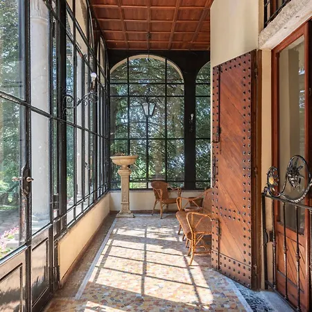 Jolanda, A Garamonds