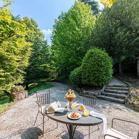 Jolanda, A Garamonds Villa *