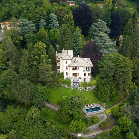 Villa Jolanda, A Garamonds