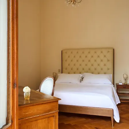 Jolanda, A Garamonds Villa