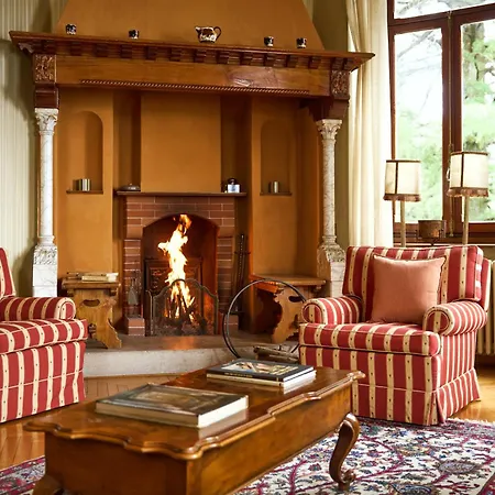 Jolanda, A Garamonds Villa Brunate