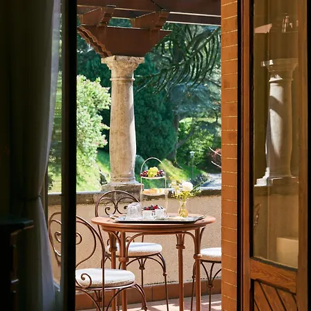 Jolanda, A Garamonds Villa