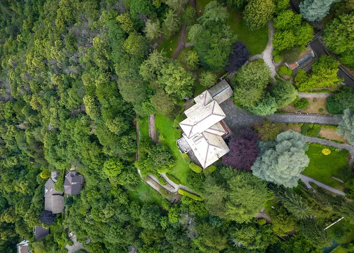 Βίλα Jolanda, A Garamonds