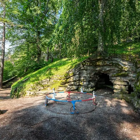 Jolanda, A Garamonds 빌라 브루나테