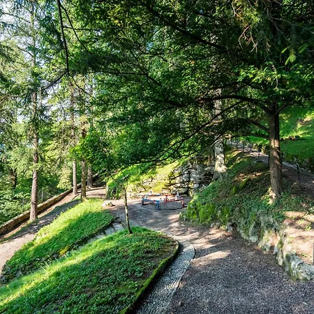 Jolanda, A Garamonds 别墅